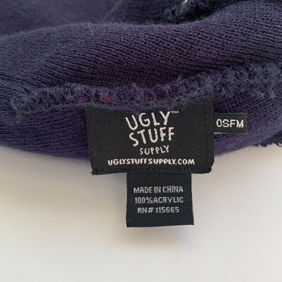 USA Winter Hat w/PomPom - Picture 3 of 4